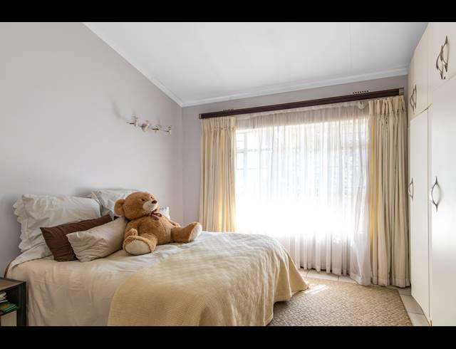 4 BEDROOM HOUSE FOR SALE IN NORTH RIDING AH